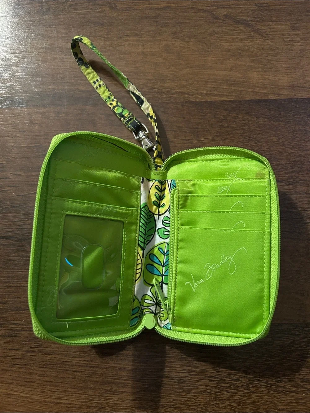 Vera Bradley Lime Green Floral Quilted Wristlet Phone Pouch - Picture 3 of 3